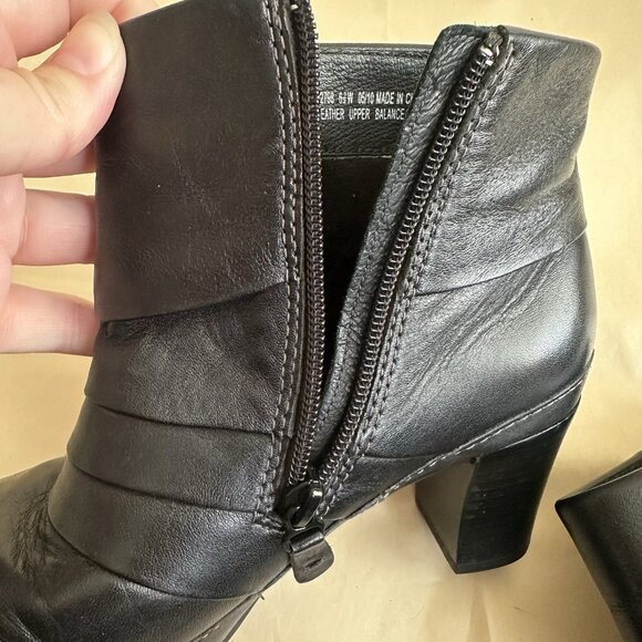 Clarks Artisan Women 6.5 Black Leather Bootie Ankle Boots Active Air Comfort - Picture 5 of 10